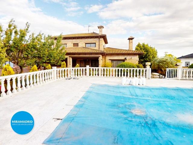 Chalet en venta en Torrejón del Rey. Chalet 5 habitaciones, Triplex Venta Torrejón del Rey. Chalets Torrejón del.