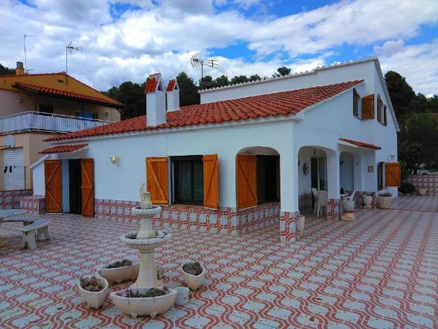 Chalet en venta en Torrelles de Foix, de 452 m² 6 habitaciones por 189.000