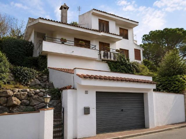 Chalet en venta en Torrelles de Llobregat, de 163 m² 4 habitaciones por 635.000