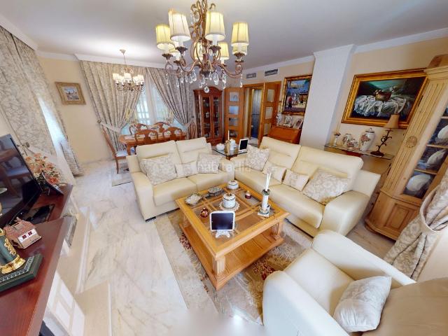 Chalet en venta en Torremolinos, El Pinar Palacio de Congresos. Espectacular Chalet Independiente en Torremolinos. Chalets.