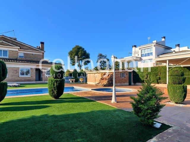 Chalet en venta en Torrent, Valencia