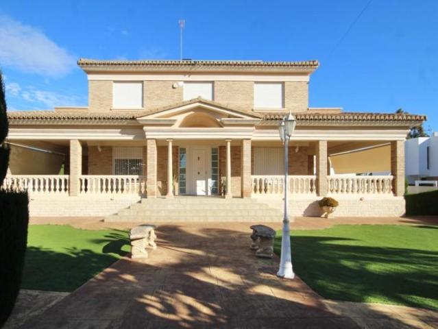Chalet en venta en Torrent, Zona El Vedat Santa Apolonia