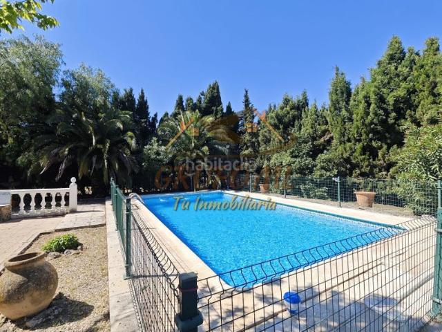 Chalet en venta en Torreperogil. Chalets.