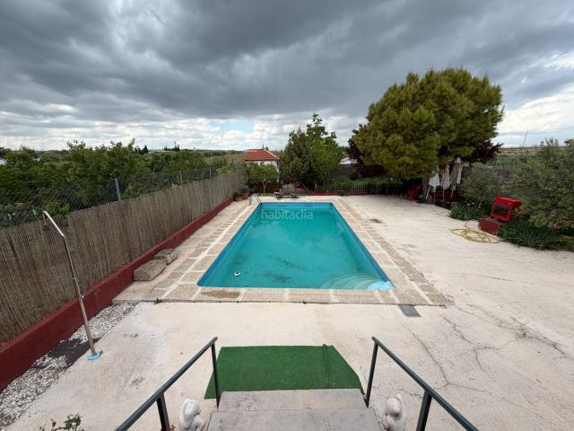 Chalet en venta en Torreperogil. ESTUPENDO CHALET EN TORREPEROGIL. Chalets.