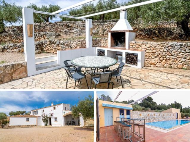 Chalet en venta en Tortosa, Urbanitzacions Costa Dorada. Exclusivo complejo de viviendas y piscina con Vistas Panorámicas al Mar y al Delta del Ebro en el Coll de lAlba, Tortosa. Chalets.