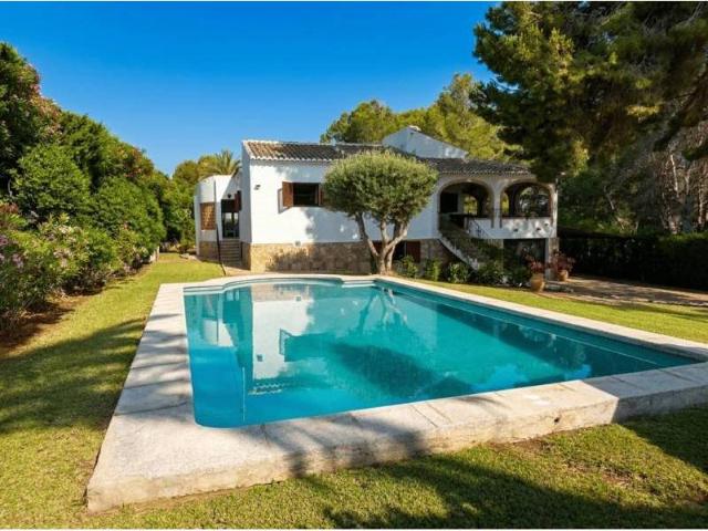 Chalet en venta en Tosalet Chalet tradicional de 6 dormitori. 240m² Jávea Xabia