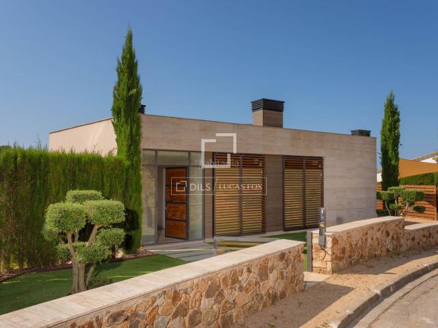 Chalet en venta en Tossa de Mar, Santa Maria de Llorell Costa Brava. Espectacular villa moderna con vistas al mar en Santa Maria de Llorell, Tossa de Mar. Chalets Tossa de.