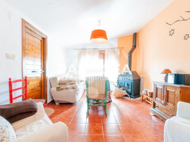 Chalet en venta en Tahal. Chalet adosado en venta en Tahal. Chalets.