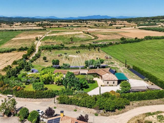 Chalet en venta en Tallada d´Empordà La. Casa contemporánea con vistas abiertas al Empordà. Chalets Tallada d´Empordà.