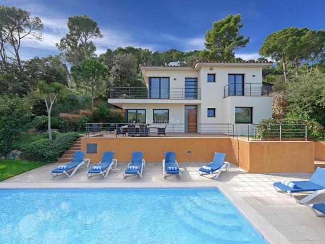 Chalet en venta en Tamariu Costa Brava. Casa unifamiliar con vistas al mar a un paso de la playa de Tamariu. Chalets.