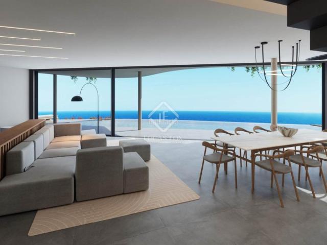 Chalet en venta en Tamariu Costa Brava. Proyecto de lujo de obra nueva, de 4 dormitorios, en segunda línea de mar, con vistas frontales al mar en Tamariu. Chalets.