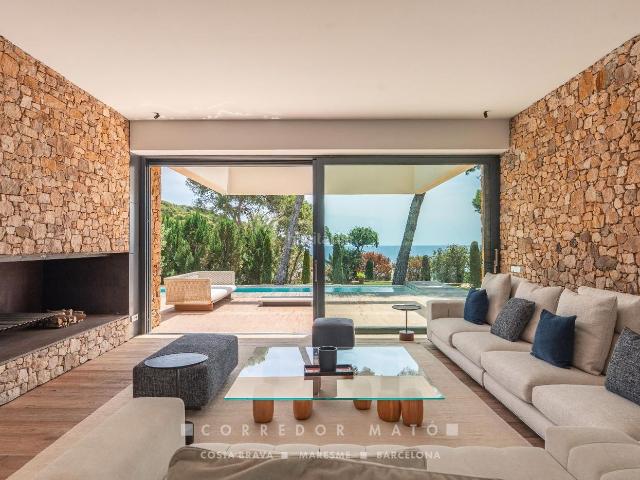 Chalet en venta en Tamariu Costa Brava. SALVADOR, una espectacular villa con piscina y vistas de postal en Tamariu. Chalets.