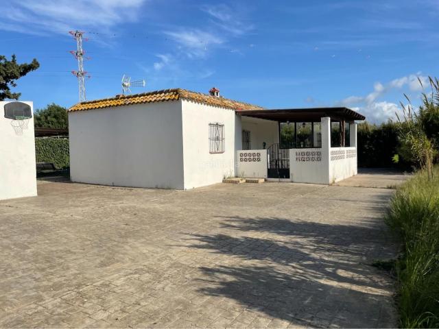 Chalet en venta en Tarifa, Tarifa Ciudad. Casa independiente en Los Lances, Tarifa. Chalets.