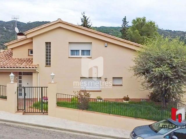 Chalet en venta en Teià, de 280 m² 7 habitaciones por 658.000