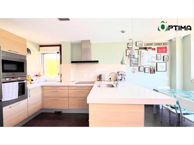 Chalet en venta en Teo. Chalé exclusivo a 10 minutos de Santiago en ayuntamiento de Teo. Chalets.