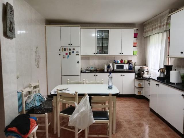 Chalet en venta en Teo. Chalet perfecto para entrar a vivir. Chalets.