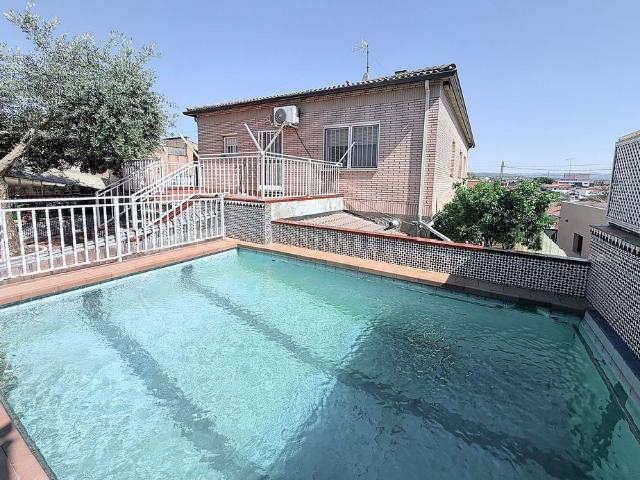 Chalet en venta en Terrassa, de 103 m² 4 habitaciones por 479.000