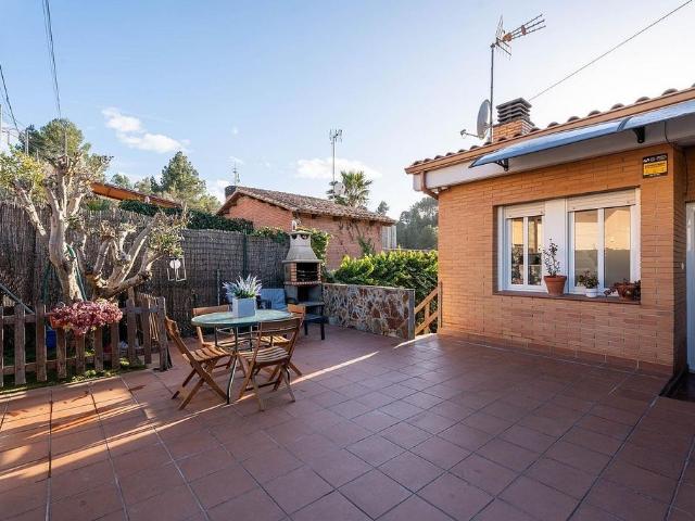 Chalet en venta en Terrassa, de 120 m² 4 habitaciones por 369.000