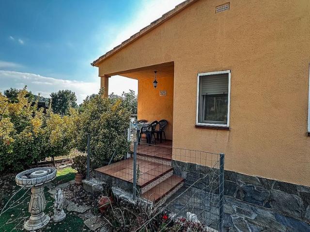 Chalet en venta en Terrassa, de 141 m² 3 habitaciones por 276.000