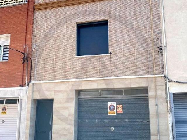 Chalet en venta en Terrassa, de 150 m² 4 habitaciones por 267.500