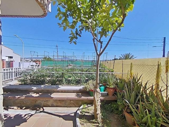 Chalet en venta en Terrassa, de 260 m² 4 habitaciones por 479.000