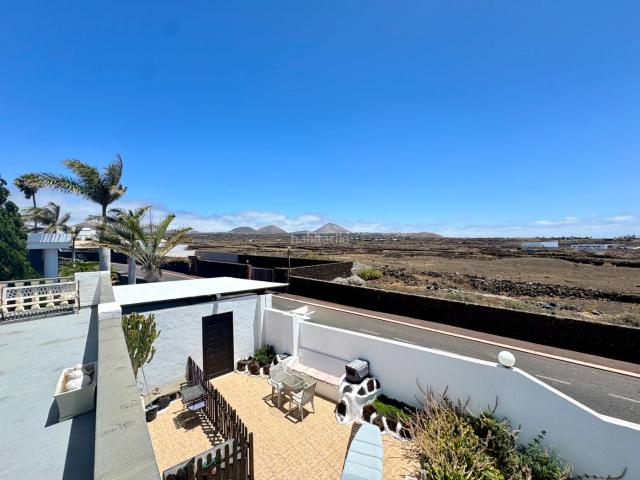 Chalet en venta en Tías, Puerto del Carmen. https: propiedades exclusivo chalet independiente en puerto del carmen. Chalets.