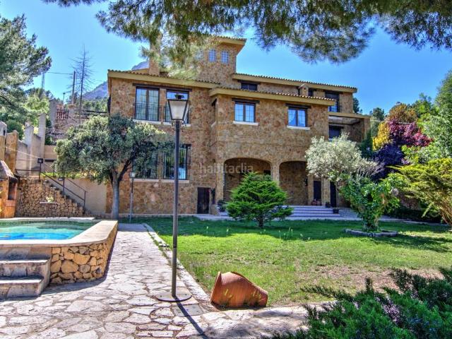 Chalet en venta en Tibi. Chalets.