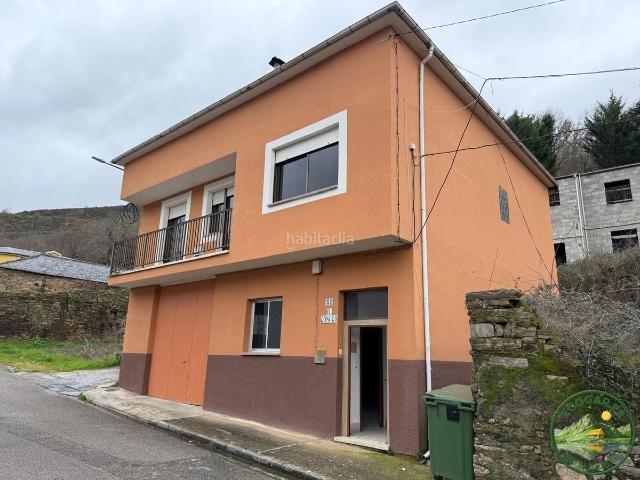 Chalet en venta en Trabadelo. Se vende amplia casa en Trabadelo. Chalets.