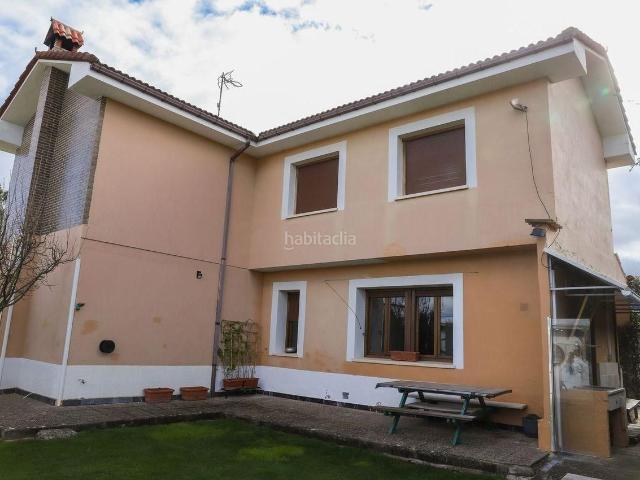 Chalet en venta en Trespaderne. Encantador Chalet en Trespaderne con Potencial Turístico. Chalets.