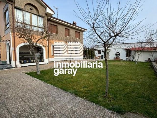 Chalet en venta en Trespaderne. PRECIOSA VIVIENDA CON ALOJAMIENTO TURISTICO INCLUIDO. Chalets.