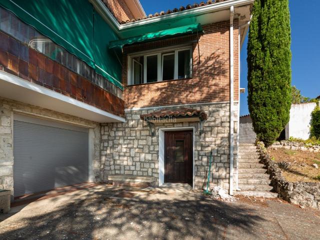 Chalet en venta en Tudela de Duero. IMPRESIONANTE CHALET EN LA URBANIZACIÓN EL OTERO. Chalets Tudela de.