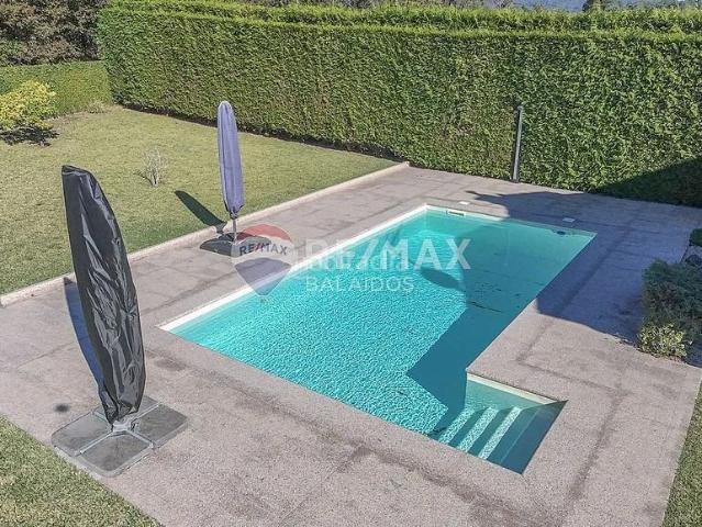 Chalet en venta en Tui. Chalets.