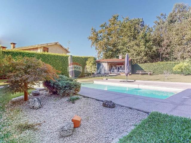 Casa en venta en Tui. Casas.