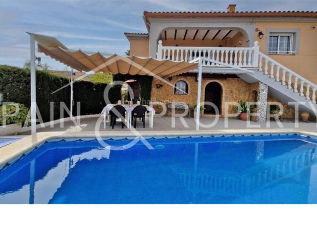 Chalet en venta en Turís. Chalet en venta en suelo urbano en Turís. Chalets.
