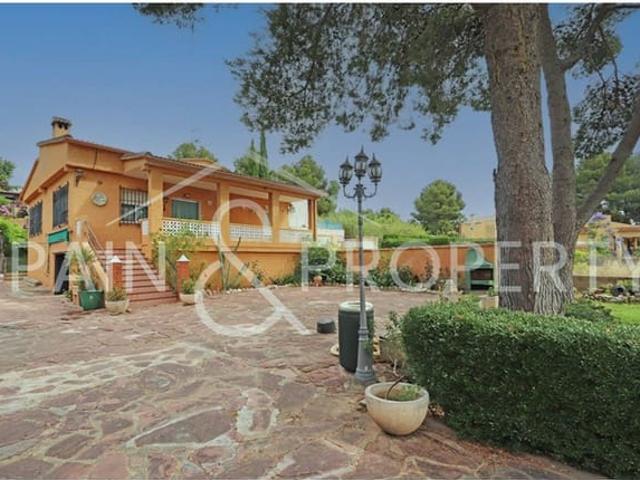 Chalet en venta en Turís, Valencia