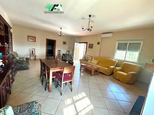 Chalet en venta en Úbeda. Casa Chalet adosado en venta en Huertañalda s n, Ubeda. Chalets.