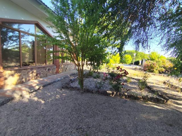 Chalet en venta en Úbeda. OPORTUNIDAD HUERTAÑALDA 6200MT2 PARA VIVIR. Chalets.