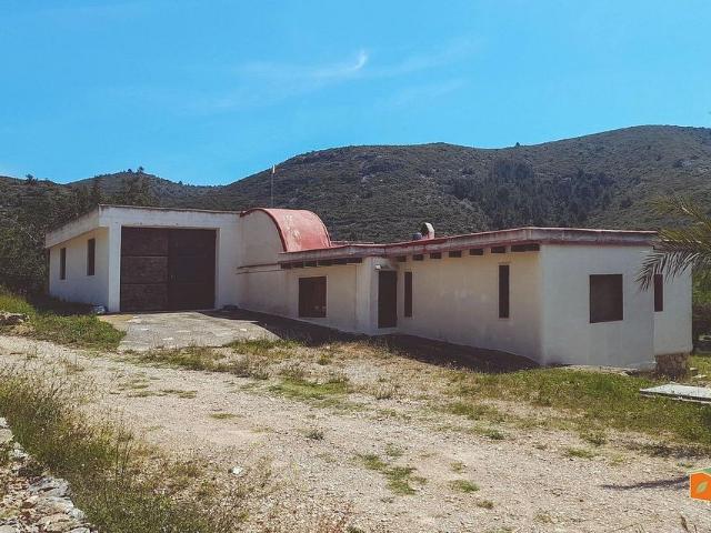 Chalet en venta en Ulldecona, de 173 m² 3 habitaciones por 162.000