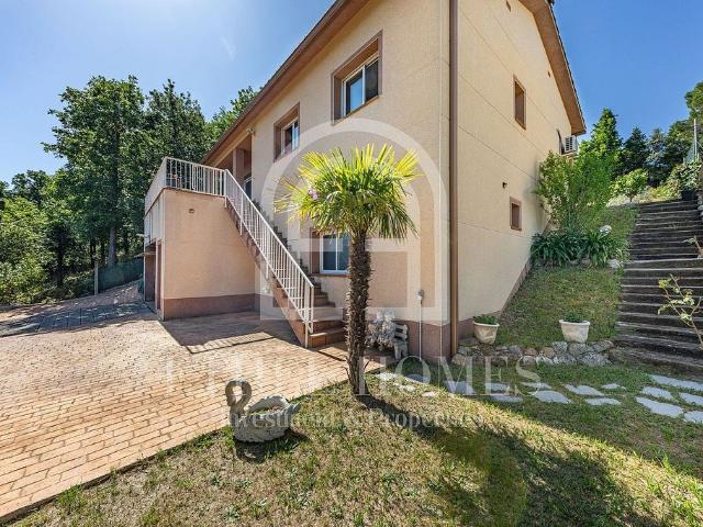 Chalet en venta en urbanización Ord, Riells i Viabrea, de 100 m² 3 habitaciones por 330.000
