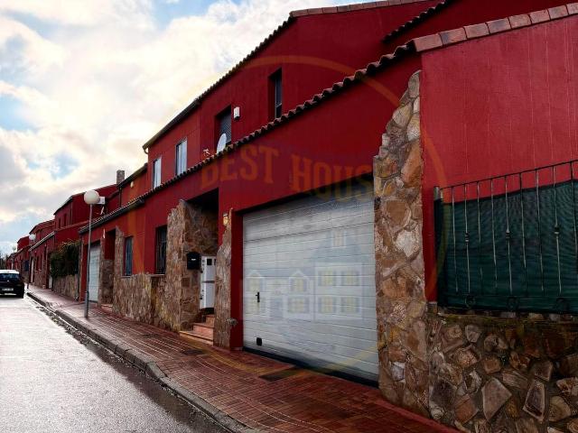 CHALET EN VENTA EN URBANIZACION LAS PERNALOSAS