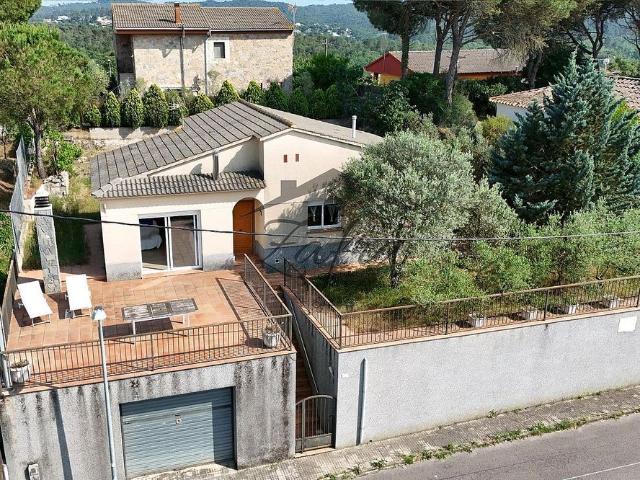 Chalet en venta en urbanización Terrafortuna, Vidreres, de 110 m² 3 habitaciones por 300.000