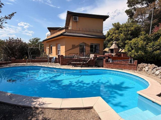 Chalet en venta en urbanización Terrafortuna, Vidreres, de 200 m² 4 habitaciones por 325.000