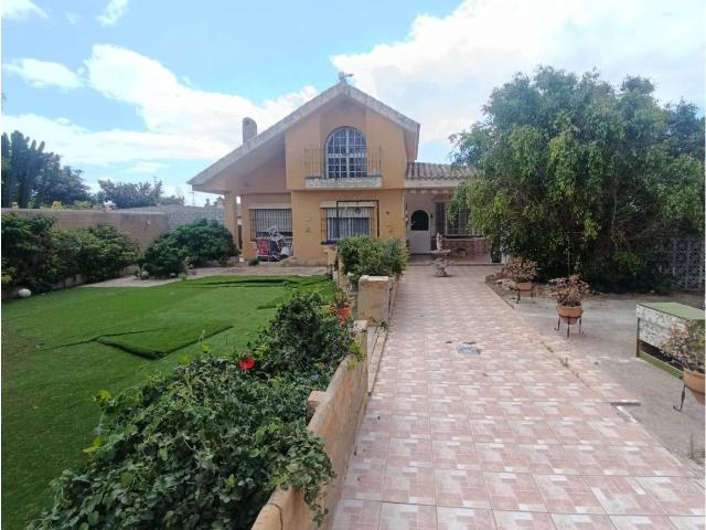 Chalet en venta en Urbanizaciones Zona Norte