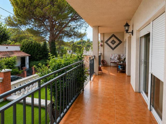 Chalet en venta en Vacarisses. Una casa para disfrutar de la tranquilidad, el espacio y la vida en familia. Chalets.