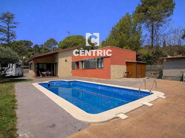 Chalet en venta en Vacarisses, de 98 m² 4 habitaciones por 410.000