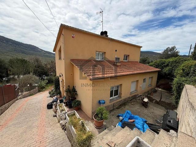 Chalet en venta en Vacarisses, de 210 m² 4 habitaciones por 390.000