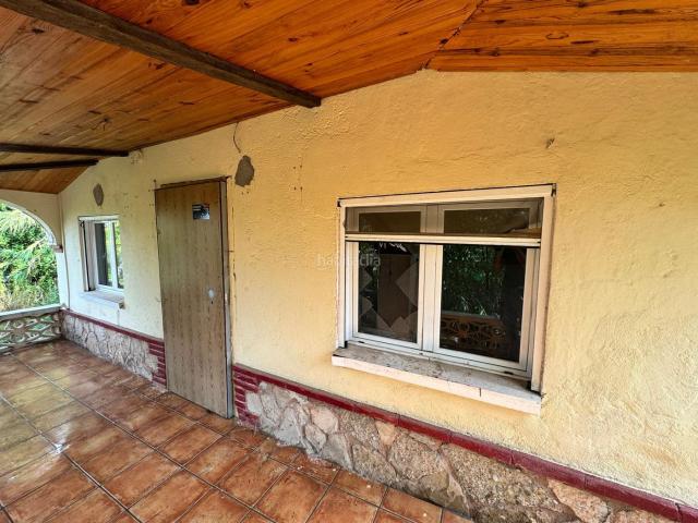Chalet en venta en Vacarisses. Gran oportunidad de comprar una casa de tres habitaciones en la localidad de Barcelona en Barcelona. No dejes pasar esta gran oca. Chalets.