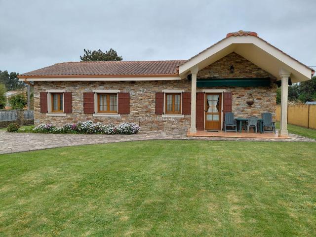 Chalet en venta en Valdoviño. CHALET DE PLANTA BAJA EN VALDOVIÑO. Chalets.