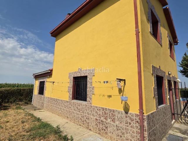 Chalet en venta en Valdevimbre. ¡VIVIENDA INDEPENDIENTE en POBLADURA DE FONTECHA, a 10 min de Valdevimbre, Valencia de Don Juan y Santa María del Páramo, a 30 min. Chalets.
