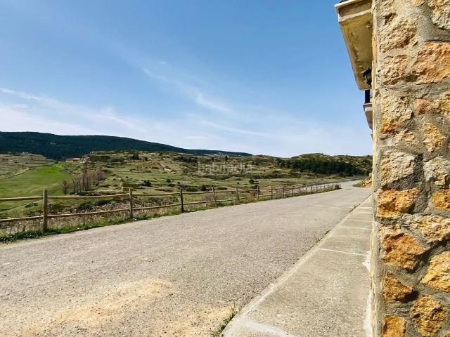 Chalet en venta en Valdelinares. Chalets.